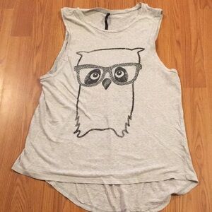 The Classic Sleeveless Owl Tee size Medium (U)